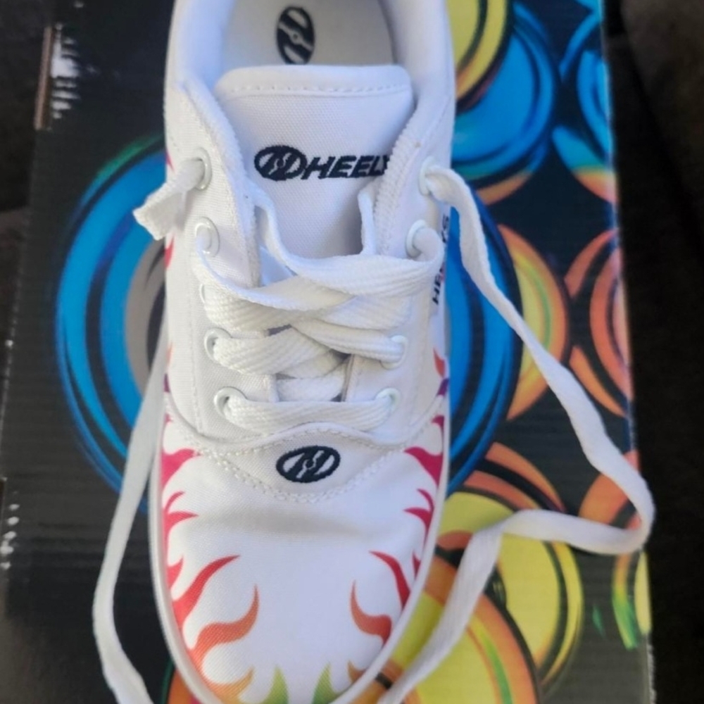 Heelys Kids White Sneakers with Colorful Flames - Picture 4 of 7